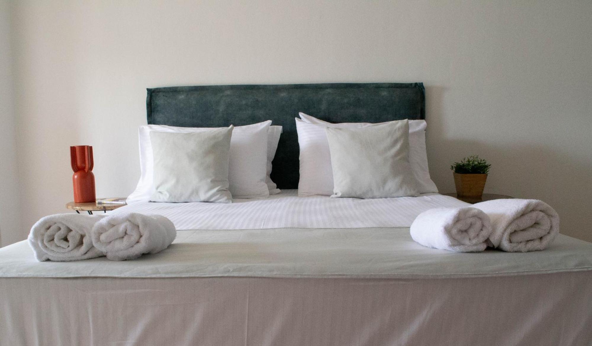 Oniropetra Luxury Suites Armakha Bagian luar foto