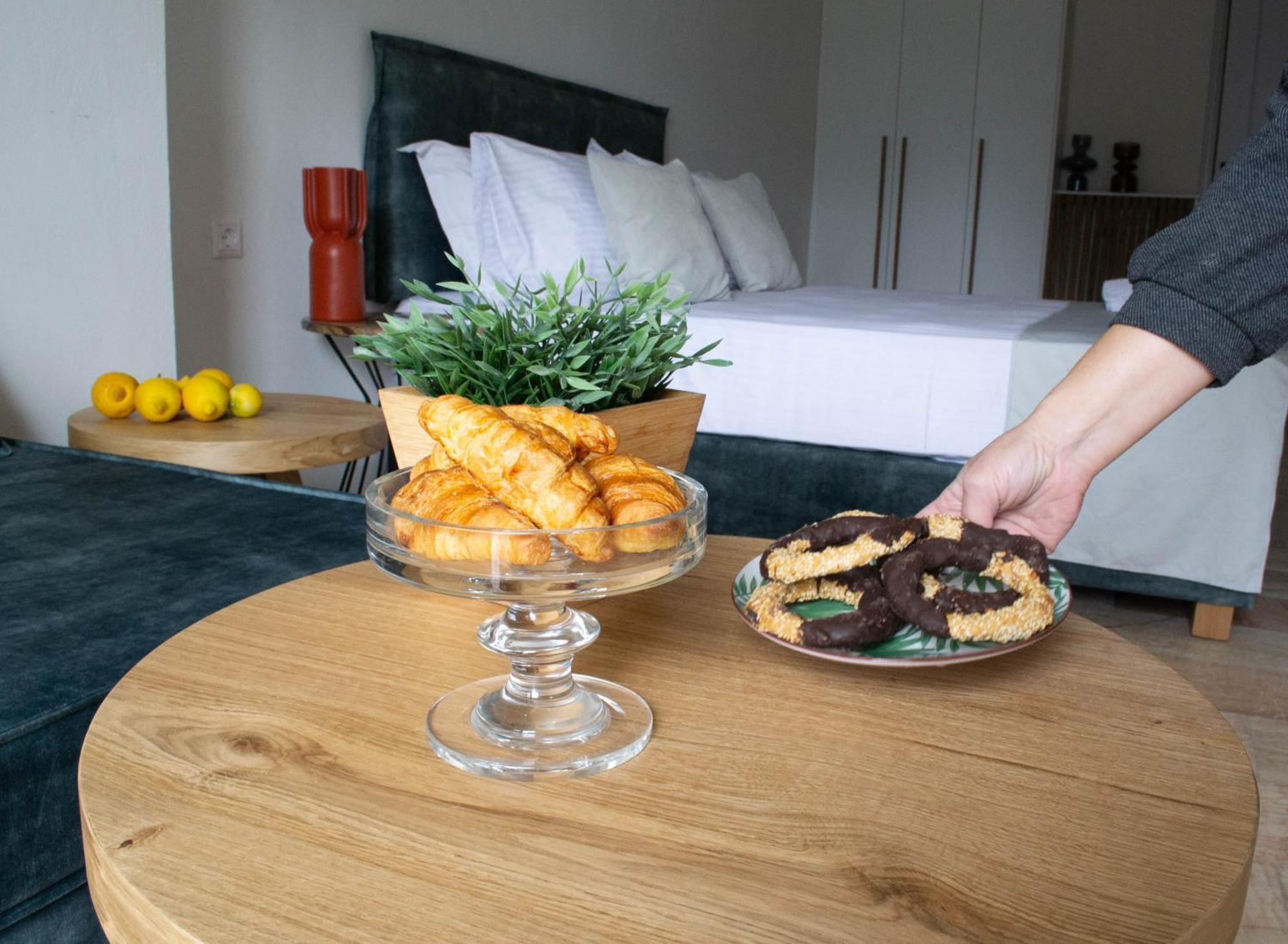 Oniropetra Luxury Suites Armakha Bagian luar foto