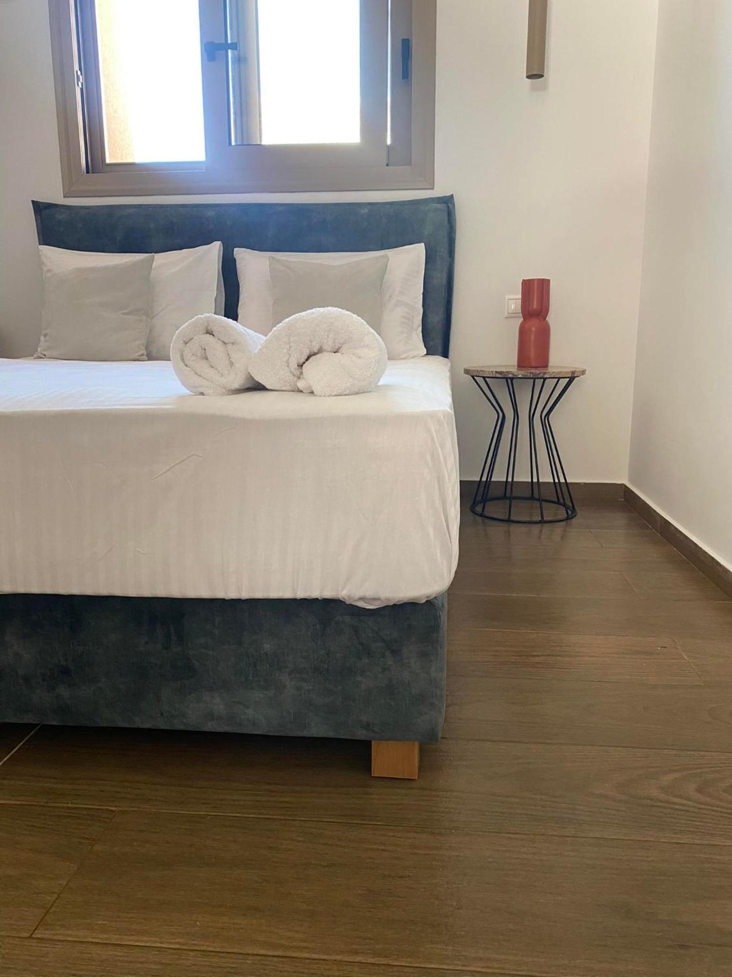 Oniropetra Luxury Suites Armakha Bagian luar foto