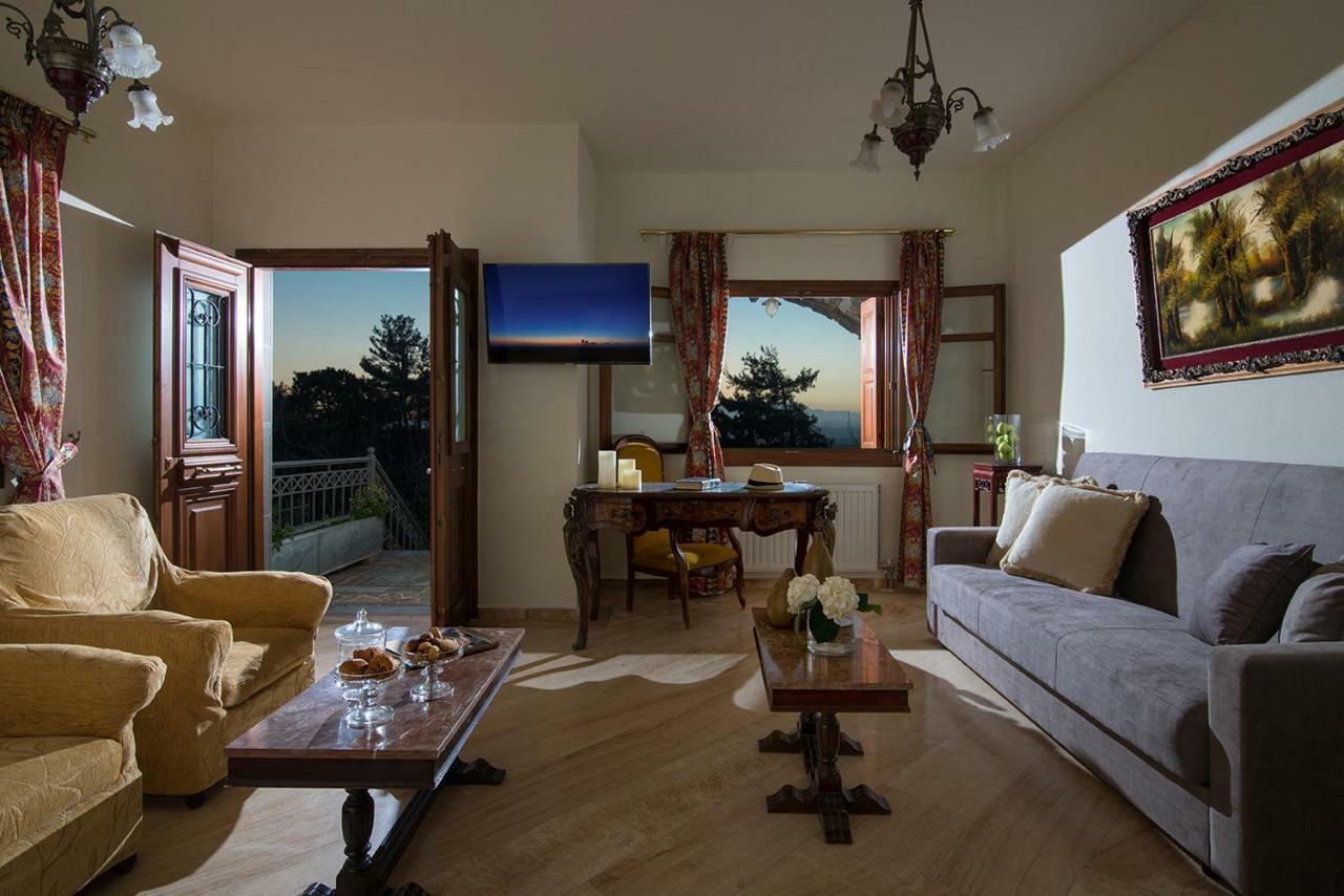 Oniropetra Luxury Suites Armakha Bagian luar foto
